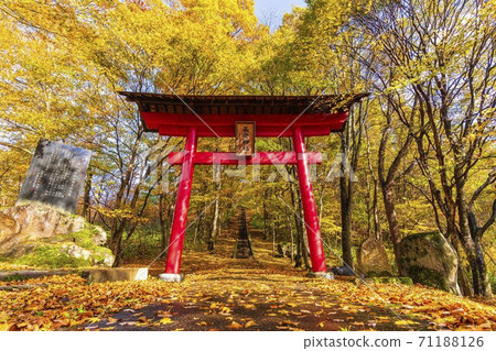 雨後的老神社的風景秋葉縣宮城縣七十勝町 雨後的老神社的風景秋葉縣宮城縣七十勝町 71188126
