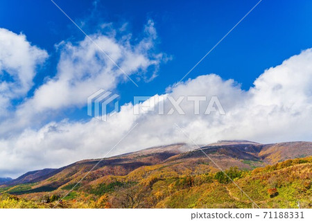 秋末從七重洲看到的文山秋葉宮城縣七重洲町 秋末從七重洲看到的文山秋葉宮城縣七重洲町 71188331