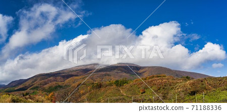 秋末從七重洲看到的文山秋葉宮城縣七重洲町 71188336