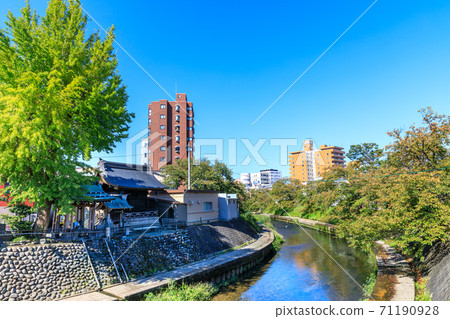 富山市,鼬鼠河和石倉的延壽地藏,夏季 富山市,鼬鼠河和石倉的延壽地藏,夏季 71190928