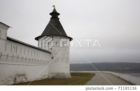 Tower of the fortress wall of the Makaryevsky monastery in Nizhny Novgorod region 71195136