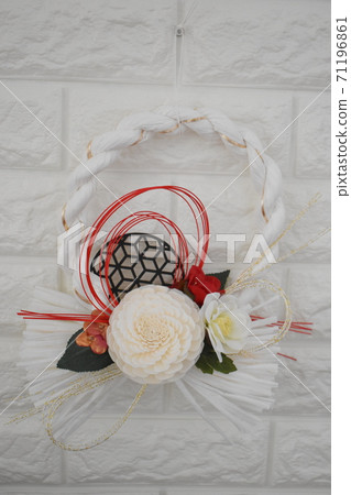 New Year decoration of shimenawa 71196861