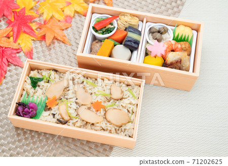 Matsutake mushroom rice two-stage lunch Matsutake mushroom rice two-stage lunch 71202625