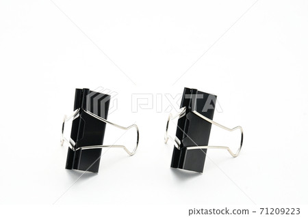 Binder clips paper clamp on an isolated background Binder clips paper clamp on an isolated background 71209223