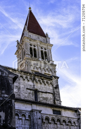The Cathedral of St. Lawrence in historic city of Trogir, Dalmatia, Croatia 71209794