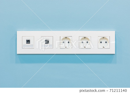 Power socket and Internet socket. 71211140