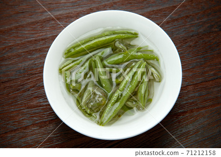 Watershield of Japanese cuisine 71212158