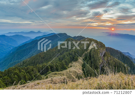 台灣百岳-雪山武陵四秀步道(桃山 品田 池有 克拉業 與 新達山屋) 台灣百岳-雪山武陵四秀步道(桃山 品田 池有 克拉業 與 新達山屋) 71212807