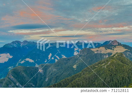 Taiwan Baiyue-Snow Mountain Wuling Sixiu Trail (Peach Mountain, Pintian, Chiyou, Karaye and Xinda Mountain House) Taiwan Baiyue-Snow Mountain Wuling Sixiu Trail (Peach Mountain, Pintian, Chiyou, Karaye and Xinda Mountain House) 71212811