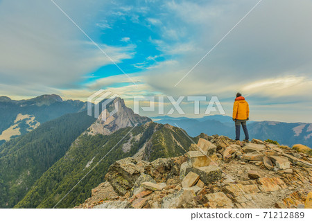 Taiwan Baiyue-Snow Mountain Wuling Sixiu Trail (Peach Mountain, Pintian, Chiyou, Karaye and Xinda Mountain House) Taiwan Baiyue-Snow Mountain Wuling Sixiu Trail (Peach Mountain, Pintian, Chiyou, Karaye and Xinda Mountain House) 71212889