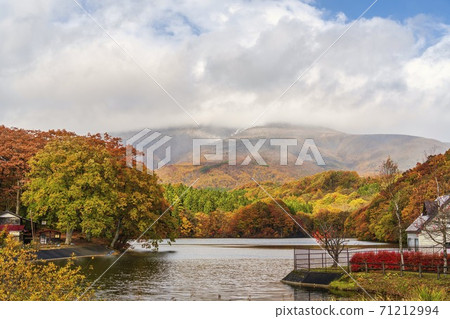 宮城縣七十勝町的深湖和深山峰 71212994