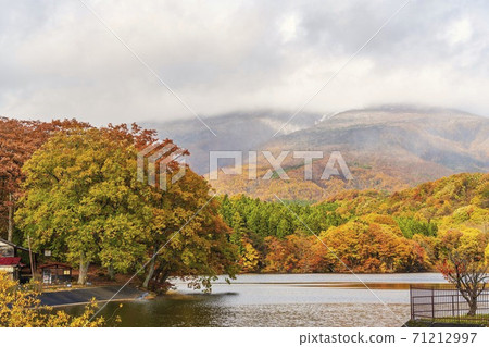 Choro Lake and Mt. Fubo in late autumn, Shichikashuku Town, Miyagi Prefecture Choro Lake and Mt. Fubo in late autumn, Shichikashuku Town, Miyagi Prefecture 71212997
