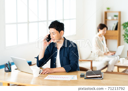 遠程辦公夫婦情侶生活生活方式休閒 71213792