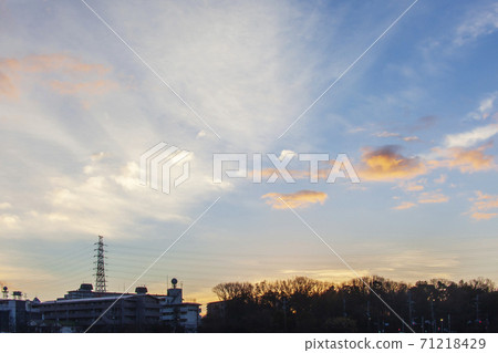 January dawn scenery of the city with a steel tower 71218429