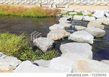 溪流秀麗 71220243