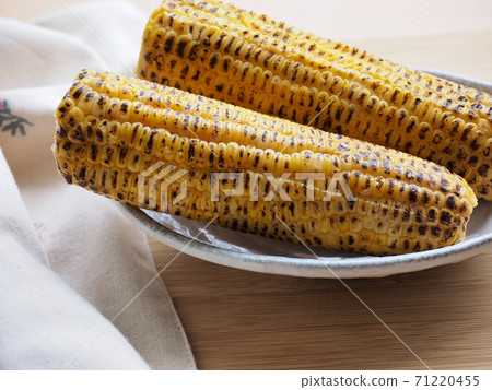2 yellow roasted corn, food 71220455