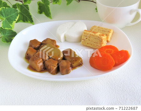 Delicious and easy-to-eat mousse long-term care food 71222687