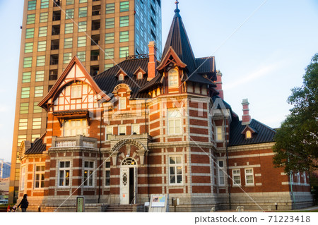 北九州市大連友誼紀念館在晚上閃耀 北九州市大連友誼紀念館在晚上閃耀 71223418