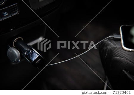 Charging image from cigar socket 71223461