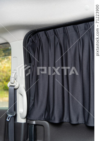 Image of staying in the car with curtains 71223900