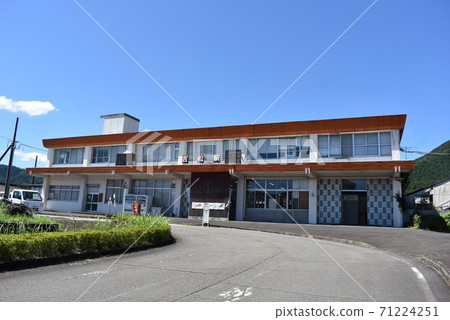 [JR Kyushu] Yoshimatsu Station Station Building 71224251