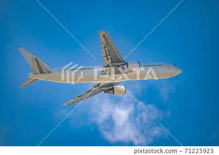 去乘飛機旅行 去乘飛機旅行 71225923