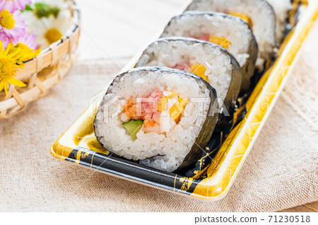 海鮮厚卷壽司 71230518