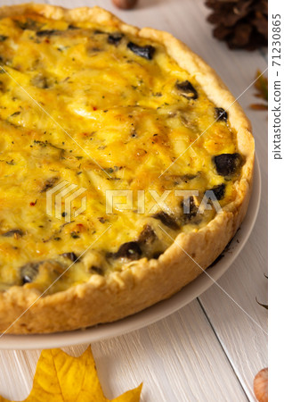 Quiche pie with mushrooms and cheese Quiche pie with mushrooms and cheese 71230865