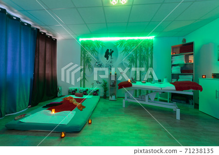 The establishment in a spa and massage parlor The establishment in a spa and massage parlor 71238135