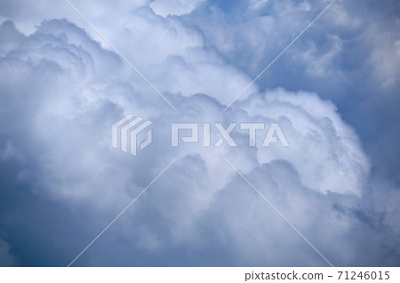 Fat thunderclouds in the sky before the storm 71246015