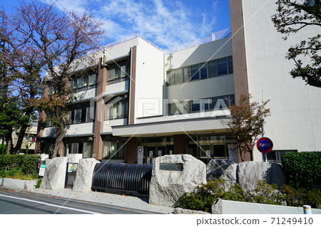 志村S下小學志村S下小學正門東京板橋區藍天 71249410