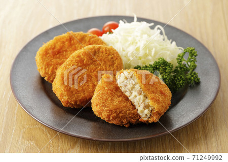 Beef potato croquette 71249992