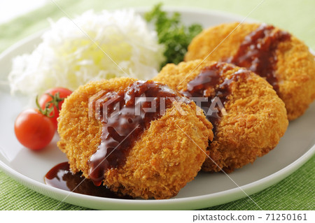 Potato croquette (beef) 71250161