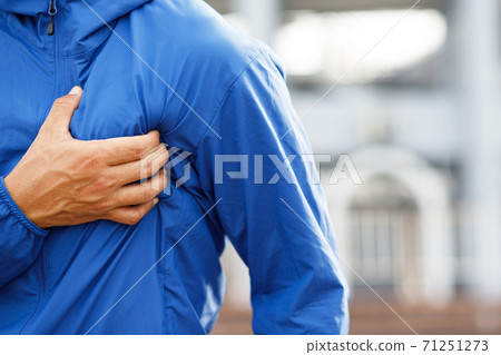 Runners heartache at the running track 71251273