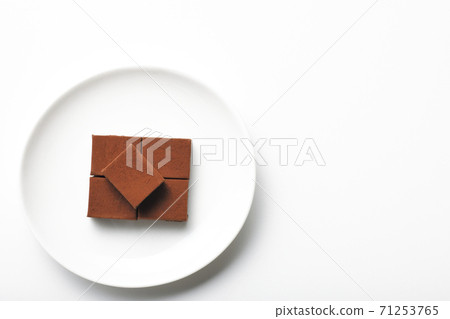 raw chocolate 71253765