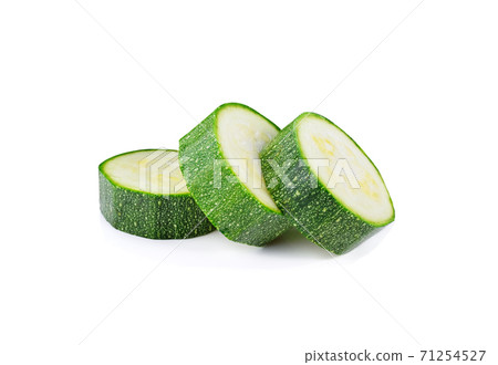 Sliced zucchini isolated on white background 71254527