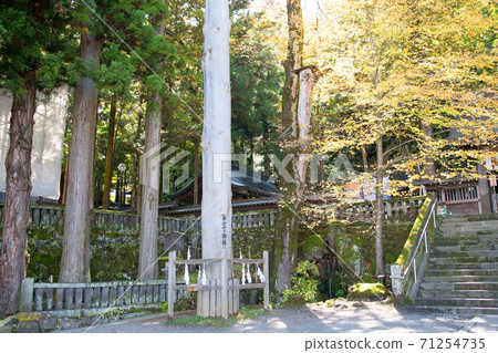 Nagano Prefecture Suwa Taisha Upper Shrine Honmiya Ichiyuki Pillar Nagano Prefecture Suwa Taisha Upper Shrine Honmiya Ichiyuki Pillar 71254735