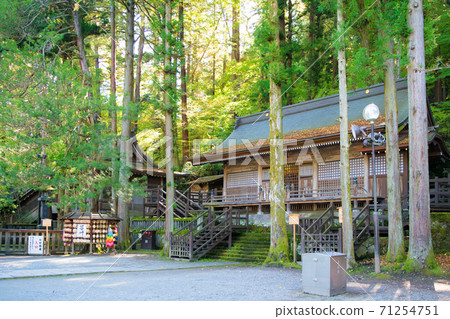 Nagano Prefecture Suwa Taisha Upper Shrine Honmiya Chokuganden 71254751