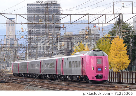 Limited express "Hokkaido Railway 140th Anniversary Ozora No. 3" operated by Hamanasu 261 series Limited express "Hokkaido Railway 140th Anniversary Ozora No. 3" operated by Hamanasu 261 series 71255306