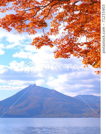 Shikotsu湖,北海道秋天風景 Shikotsu湖,北海道秋天風景 71255903