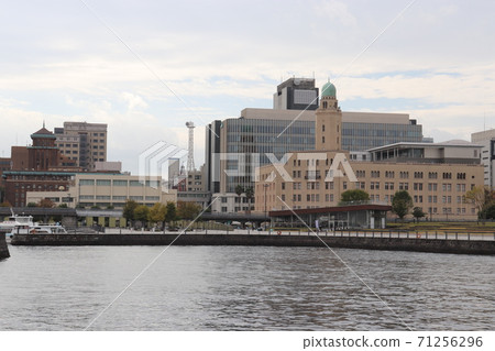 Yokohama Three Towers, where you can see King's Tower, Jack's Tower, and Queen's Tower Yokohama Port, Kanagawa Prefecture Yokohama Three Towers, where you can see King's Tower, Jack's Tower, and Queen's Tower Yokohama Port, Kanagawa Prefecture 71256296