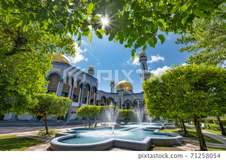 Brunei New Mosque and Fountain 71258054