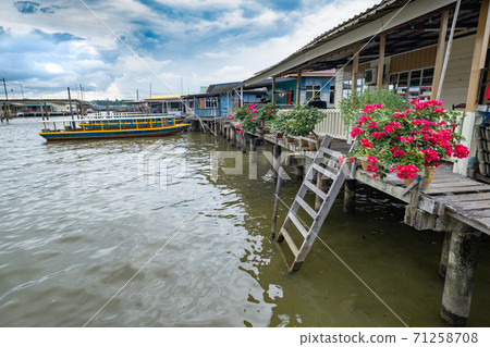 Brunei Water Village and Bougainvillea 71258708