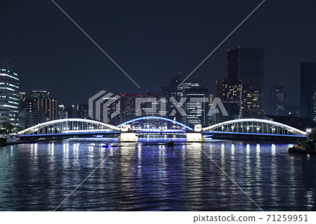 Illumination of the Sumida River Bridge that creates a lively waterside "Kachidoki Bridge" 71259951