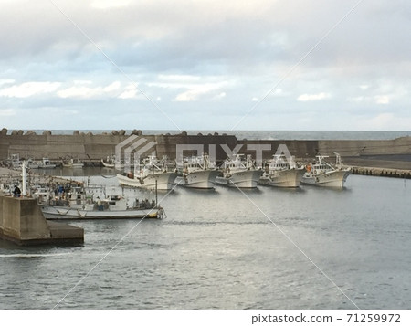 Winter Sea of Japan Majin Fishing Port 71259972