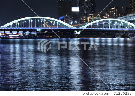 Illumination of the Sumida River Bridge that creates a lively waterside "Umayabashi" Illumination of the Sumida River Bridge that creates a lively waterside "Umayabashi" 71260253