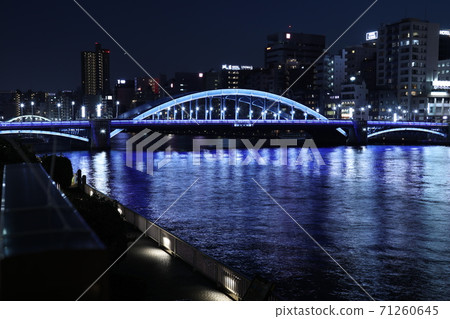 Illumination of the Sumida River Bridge that creates a lively waterside "Komagata Bridge" Illumination of the Sumida River Bridge that creates a lively waterside "Komagata Bridge" 71260645