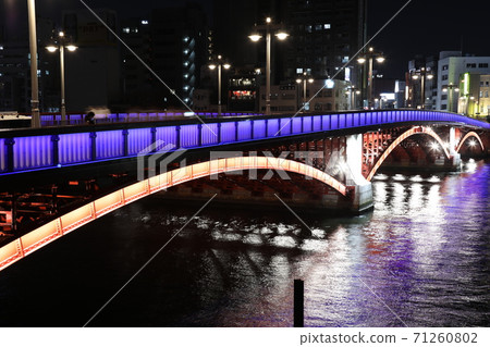 Illumination of the Sumida River Bridge that creates a lively waterside "Azumabashi" Illumination of the Sumida River Bridge that creates a lively waterside "Azumabashi" 71260802