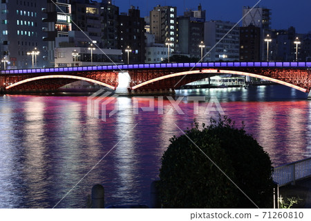 Illumination of the Sumida River Bridge that creates a lively waterside "Azumabashi" Illumination of the Sumida River Bridge that creates a lively waterside "Azumabashi" 71260810