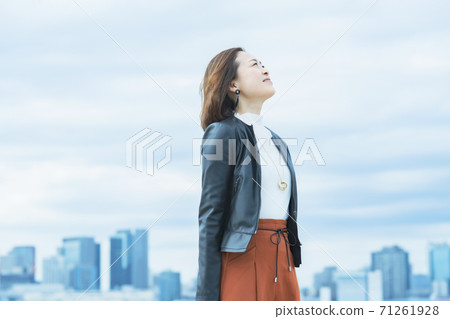 Office casual style woman smiling outdoors Office casual style woman smiling outdoors 71261928